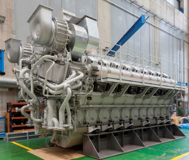 NAVANTIA embarca los motores del primero de los AOR para Australia - 2, Foto 2