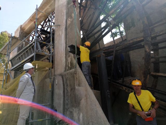 Las obras de reparación de la Noria de Abarán avanzan con la colocación del eje - 2, Foto 2