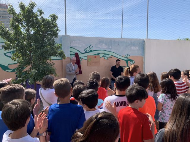 El colegio Nuestra Señora de la Consolación ya luce la placa que lo acredita como 'Escuela Verde' - 1, Foto 1