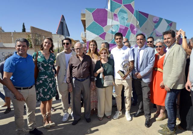 Un mural de 400 metros cuadrados homenajea a Carlos Alcaraz en El Palmar - 1, Foto 1