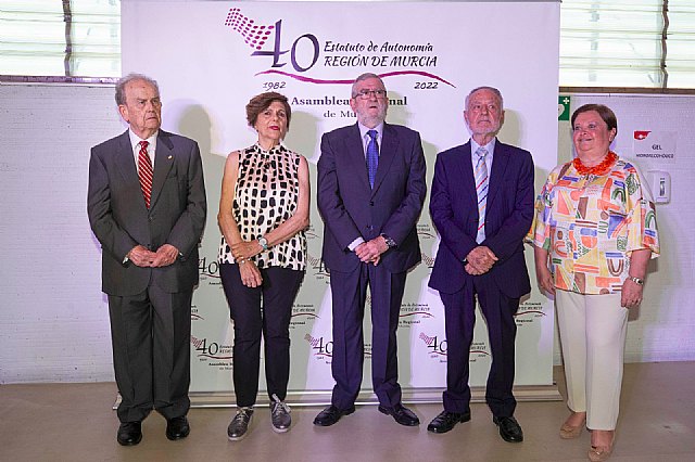 La Asamblea Regional entrega por primera vez sus Medallas de Oro - 1, Foto 1