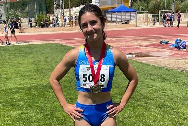 Carolina Madrid récord Regional en 300ml Sub 16 - 1, Foto 1