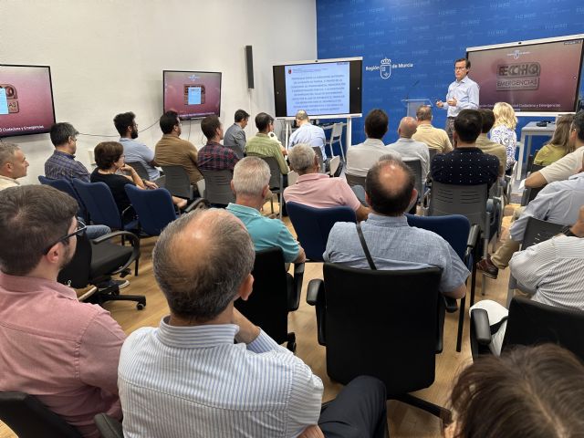 Comunidad Autónoma y Empresas del Valle de Escombreras (AEVE) mejoran su coordinación en caso de emergencia - 1, Foto 1