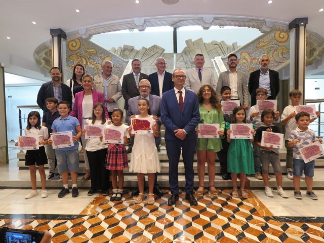 La Asamblea Regional, sede de la entrega de premios del concurso escolar “Dibuja tu rincón favorito de la Región de Murcia” - 1, Foto 1