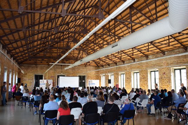 La Feria de Empleo de FAMDIF reúne a 200 personas en su tercera edición - 3, Foto 3