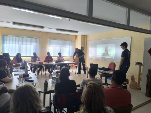 Formación en primeros auxilios para los participantes del Programa Experiencial Mejora de la escena urbana de Bullas - 1, Foto 1