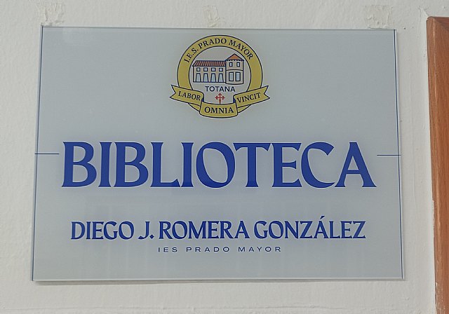 El IES Prado Mayor inaugura su nueva biblioteca dedicada al docente Diego Jesús Romera González, Foto 2
