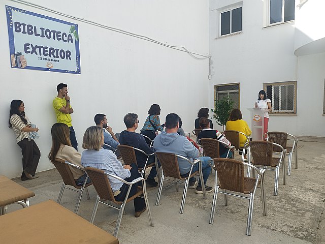 El IES Prado Mayor inaugura su nueva biblioteca dedicada al docente Diego Jesús Romera González, Foto 5
