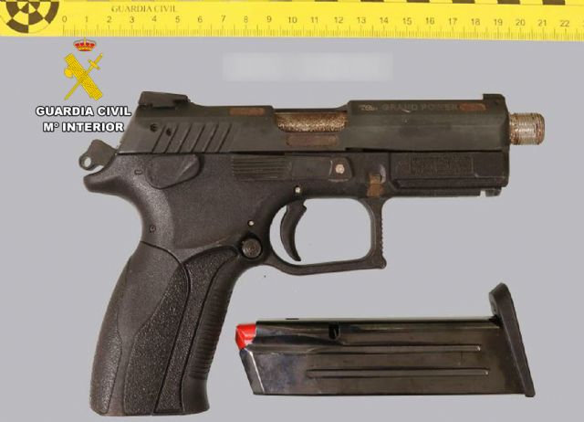 La Guardia Civil detiene a una pareja por la tentativa de homicidio de un vecino de San Javier