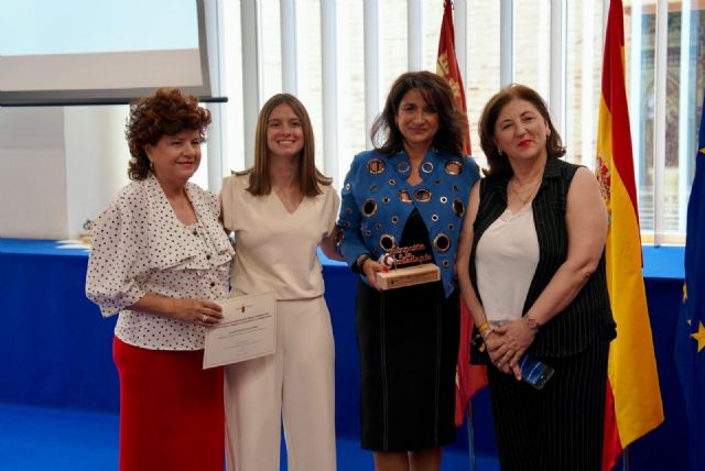La concejalía del Mayor de Lorca recibe el tercer premio regional de Buen Gobierno por el proyecto Tecno-Mayores - 2, Foto 2