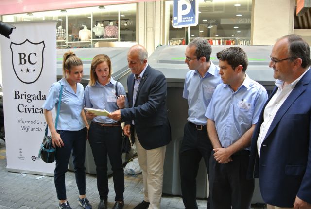 Murcia estrena brigadas cívicas de información y vigilancia para evitar conductas que ensucien la ciudad - 2, Foto 2