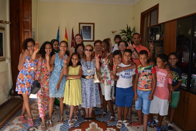 Los niños del programa Vacaciones en Paz ya disfrutan del verano en Águilas - 2, Foto 2