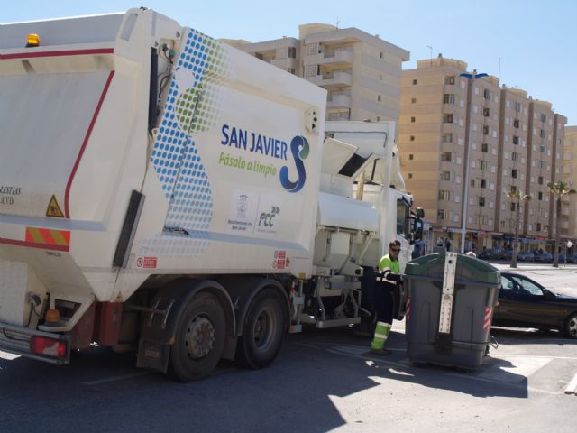 El servicio de recogida de basura se refuerza en verano con cuatro rutas más en La Manga y Santiago de la Ribera - 1, Foto 1