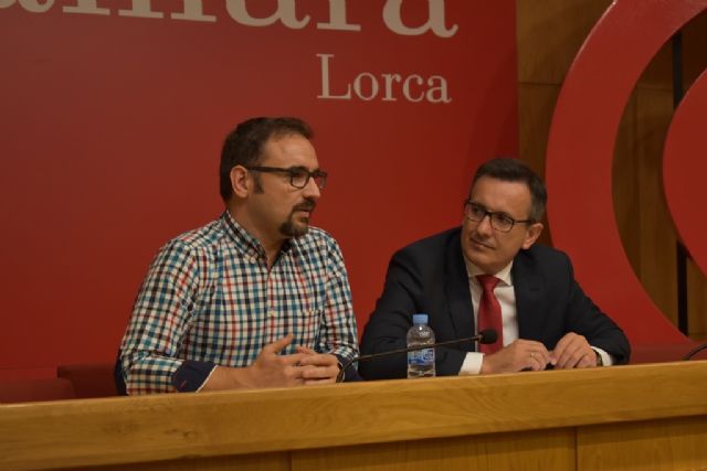 Mateos destaca el compromiso del Delegado del Gobierno para agilizar las soluciones a los afectados por la problemática de la devolución de las ayudas de los terremotos - 2, Foto 2