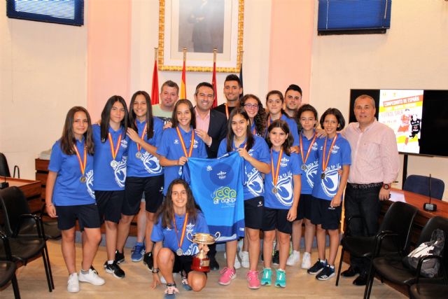 El alcalde recibe a las subcampeonas de España de fútbol sala, el equipo infantil de El Ágape Futsal Alcantarilla - 1, Foto 1