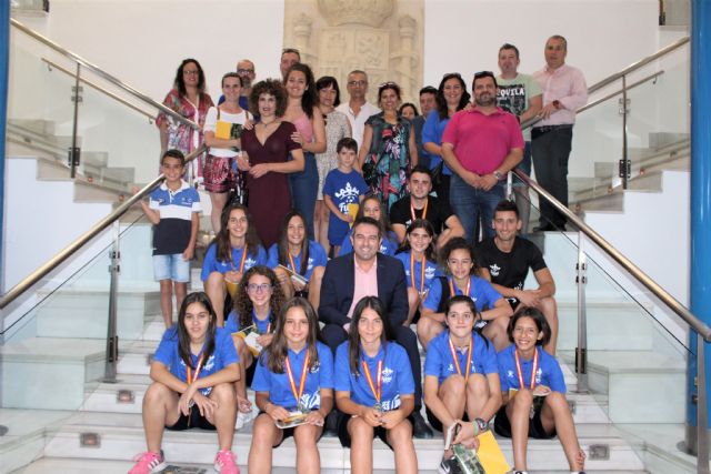 El alcalde recibe a las subcampeonas de España de fútbol sala, el equipo infantil de El Ágape Futsal Alcantarilla - 2, Foto 2