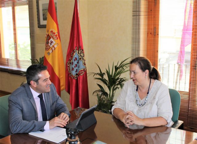 El alcalde recibe a la recientemente elegida presidenta de la Asociación Víctimas del Terrorismo - 2, Foto 2