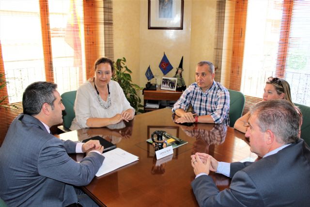 El alcalde recibe a la recientemente elegida presidenta de la Asociación Víctimas del Terrorismo - 4, Foto 4