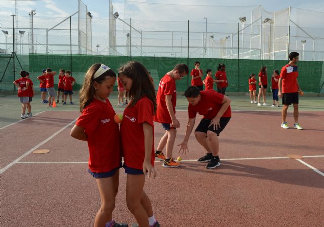 La escuela 'Las Torres Entre Raquetas' cierra el curso con una gran fiesta del tenis - 1, Foto 1