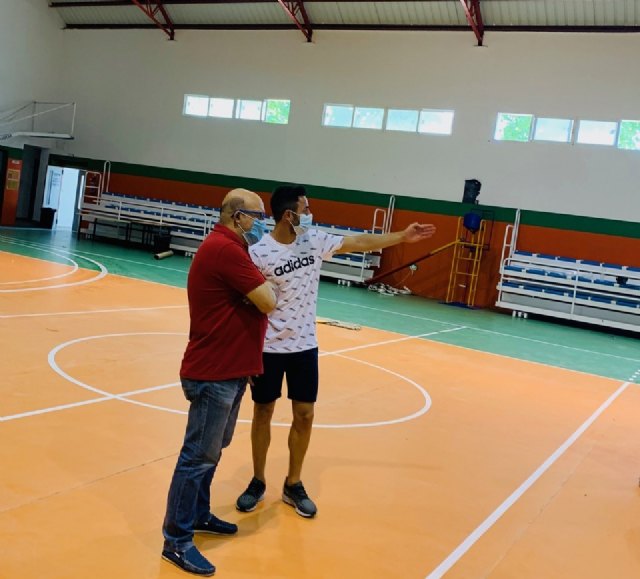 Comienzan las obras de reparación del sintético del pabellón del Polideportivo Municipal - 1, Foto 1