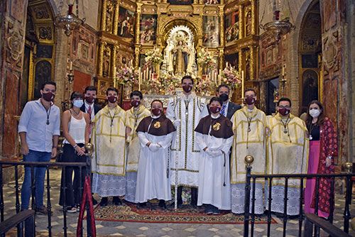 Triana le rinde cultos a la Virgen del Carmen de Santa Ana (Sevilla) - 3, Foto 3