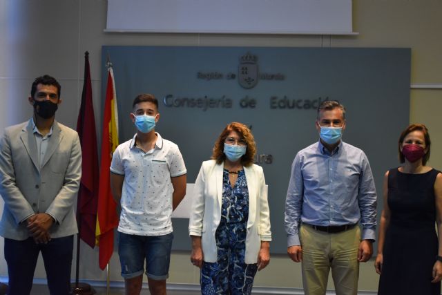 La consejera de Educación y Cultura recibe  a Alejandro Vigueras, mejor calificación de la EBAU - 1, Foto 1