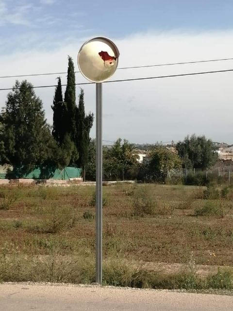 Espejos rotos de señalización de cruce en casco urbano y pedanías - 1, Foto 1