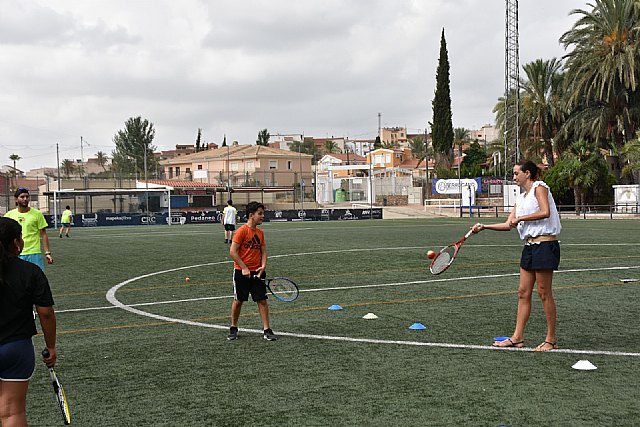 Visita a las Escuelas de Verano de baloncesto y tenis que se organizan dentro del programa ‘Archena Campus’ - 2, Foto 2