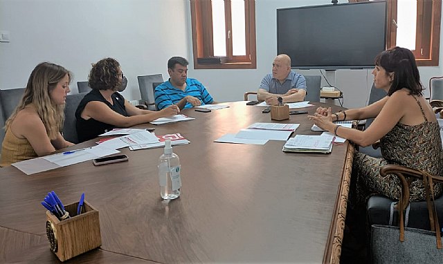 Lucas y Miñano se reúnen con las entidades sociales del municipio - 1, Foto 1