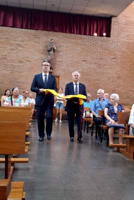 Sevilla . El símbolo de la Nación, en manos de la fe, los Reales Tercios donan la bandera al santuario mariano - 1, Foto 1