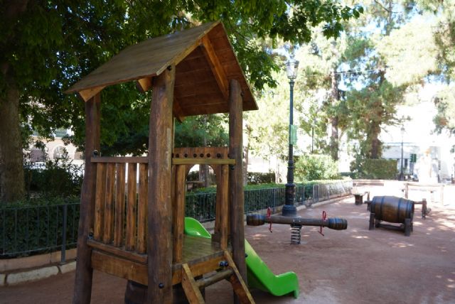 El Ayuntamiento renueva las áreas infantiles de La Glorieta y Juan Paco Baeza y avanza en la instalación de juegos biosaludables - 2, Foto 2