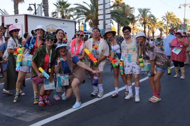 El desfile de carrozas despide por todo lo alto las fiestas de San Pedro del Pinatar - 5, Foto 5