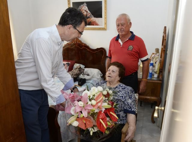 La abuela de Alquerías cumple un siglo de vida como una rosa - 1, Foto 1
