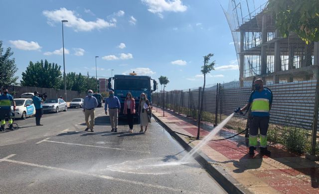 Un nuevo plan de limpieza eliminará las malas hierbas, frutos y melaza de la vía pública - 1, Foto 1