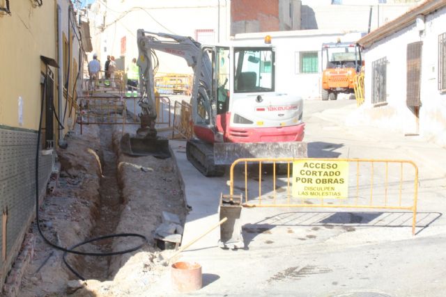 Comienzan las obras de mejora del firme y servicios de agua potable yalcantarillado de la calle Diego Abellán - 1, Foto 1