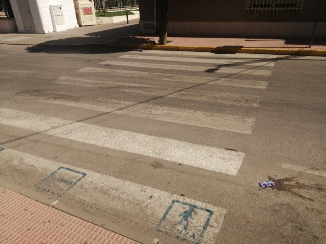 Pasos peatonales en Las Torres de Cotillas sin rampas accesibles para personas con discapacidad.   - 2, Foto 2