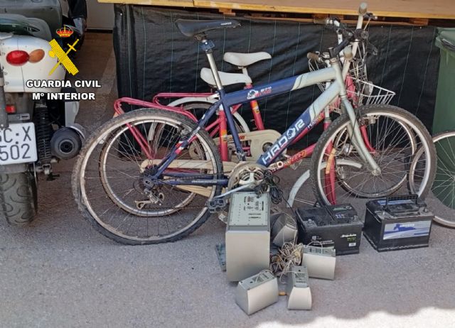 La Guardia Civil detiene en Torre Pacheco a una mujer dedicada a cometer delitos contra el patrimonio - 2, Foto 2