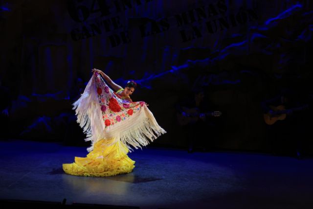 Dos ´tierras benditas´ unidas por castañuelas, taconeos y palmas - 2, Foto 2