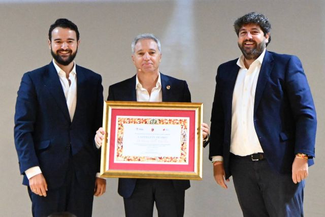 López Miras entrega el Castillete de Oro del Festival Internacional del Cante de las Minas a Vicente Vallés y Arde Bogotá - 3, Foto 3