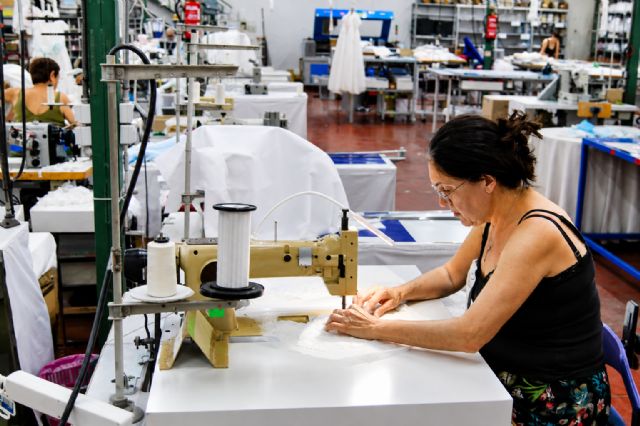 Carmy, los vestidos de comunión hechos en Murcia que llegan a Europa y América - 3, Foto 3