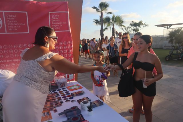 Informan a pie de playa sobre la observación segura del eclipse solar del 12 de agosto - 2, Foto 2