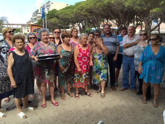 Cerca de 500 usuarios han participado este verano en el programa de viajes a la playa en la Cala del Pino, Foto 8