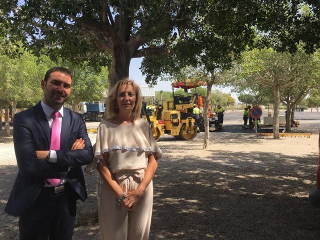 El Ayuntamiento de Lorca amplia en 5.420 m2 la superficie asfaltada del Huerto de la Rueda, lo que mejorará el espacio para ferias, aparcamiento y ocio - 1, Foto 1