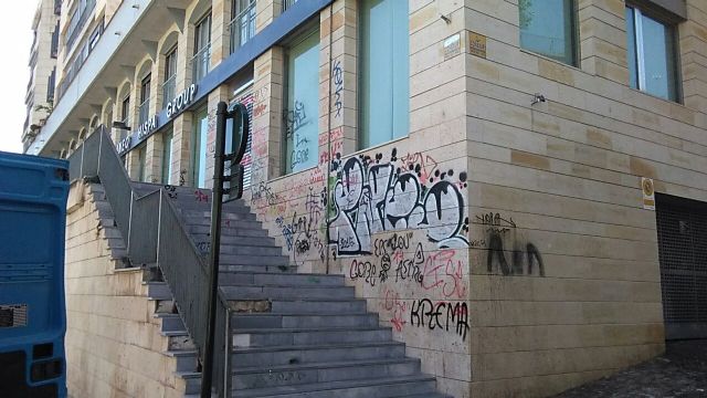 Fomento realiza una limpieza integral del entorno de Los Molinos del Río - 2, Foto 2