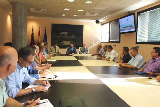 Fomento inicia las conversaciones con las empresas de transporte público de viajeros para adecuar las líneas a la demanda actual - 1, Foto 1
