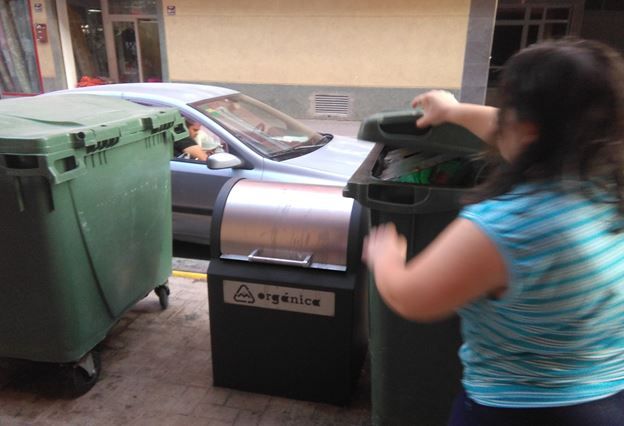 El PSOE denuncia que hay una quincena de contenedores soterrados que no funciona en el Barrio de San Cristóbal - 3, Foto 3
