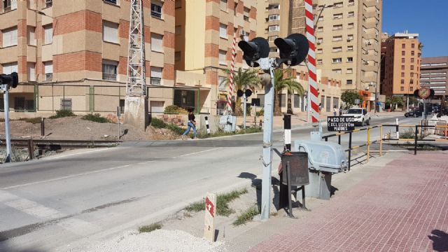 El PSOE alerta que la falta de aparcamiento terminará pasando factura a los comercios de Alameda de Cervantes - 3, Foto 3