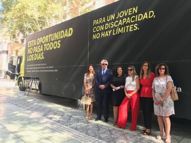 El roadshow de la Fundación ONCE Esta oportunidad no pasa todos los días llega a Lorca para acercar a los jóvenes con discapacidad al empleo - 1, Foto 1