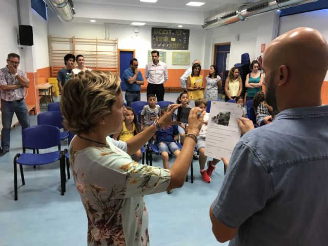 Martínez-Cachá visita el colegio Virgen del Oro de Abarán, premio al proyecto más innovador de Infantil y Primaria - 2, Foto 2