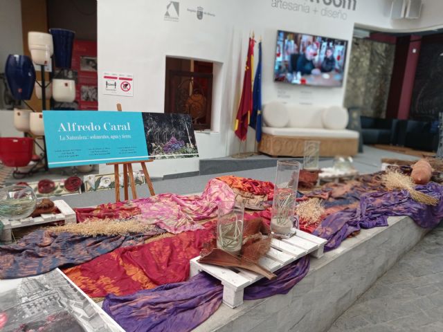 El Centro Regional de Artesanía de Murcia acoge la muestra de telas pintadas del artista Alfredo Caral - 1, Foto 1